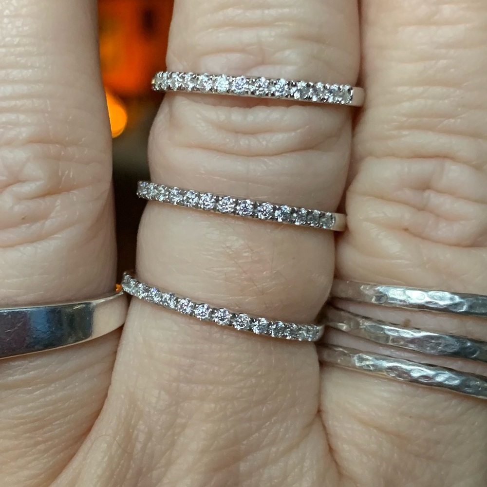 Moissanite Band 0.3cttw Silver, Rose or yellow gold - Picture 4 of 9